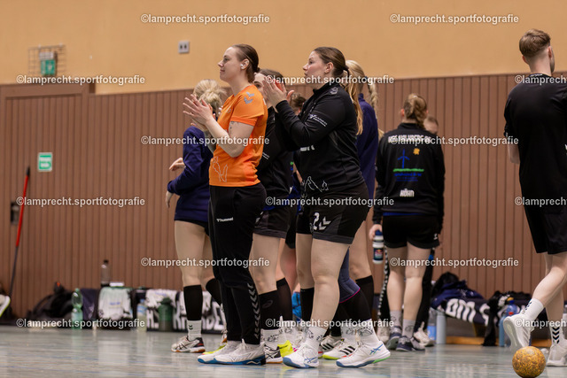 Handball I Damen I Saison 2025-2026 I Verbandsliga Süd I 15. Spieltag I HSG Kalkberg 06 - HSG Holsteinische Schweiz 248 | v.l. Kaja Pauline Tiegs (13, HSG Kalkberg 06), Jasmin Krause (22, HSG Kalkberg 06) - Realisiert mit Pictrs.com