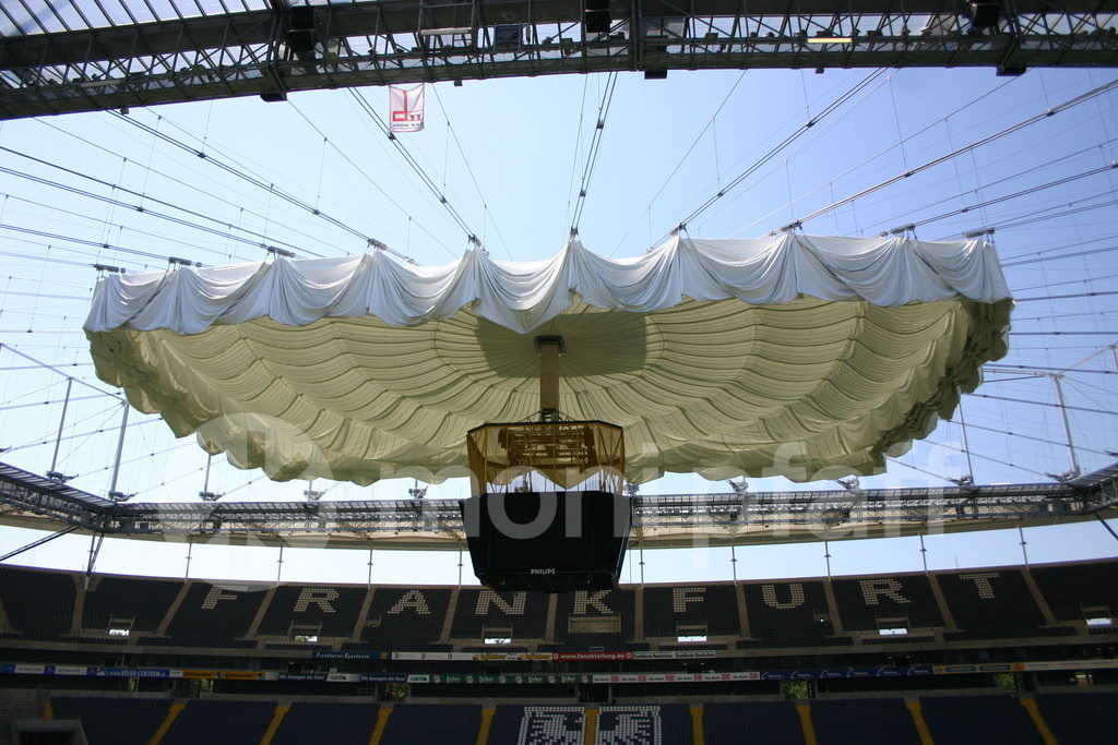 MP Waldstadion an FIFA 03-06-05 069 | Online-Shop | monipfaff.de - Realisiert mit Pictrs.com