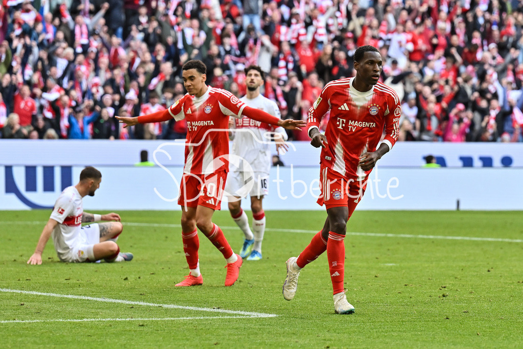 FC Bayern München - VfB Stuttgart | MUNICH, GERMANY - 19. APRIL: Bayern celebrating the goal to makes 2-1 / Tor / Torschuetze / Freude / Happy - Nicolas JACKSON (FC Bayern Munich 11) - during the Bundesliga Match between FC Bayern Munich vs. VfB Stuttgart at Matchday 30 at Allianz Arena / DFL REGULATIONS PROHIBIT ANY USE OF PHOTOGRAPHS AS IMAGE SEQUENCES AND/OR QUASI-VIDEO