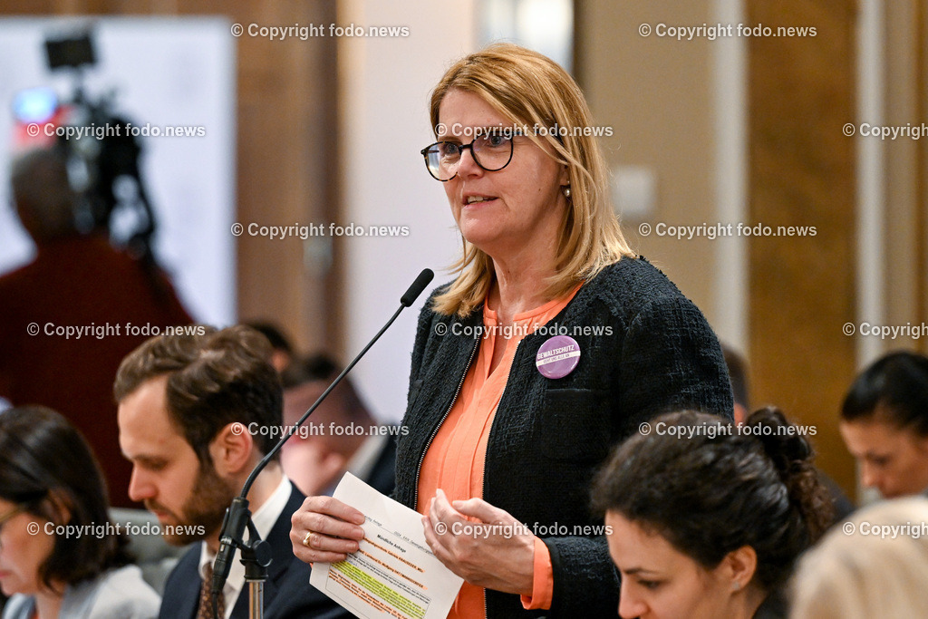 Landhaus Linz_ Promenade_ Landtagssitzung_ 07.03.2024-63 | 07.03.2024, Landhaus Linz AUT, Promenade, Landtagssitzung, im Bild Gabriele Knauseder (SP, LAbg.)