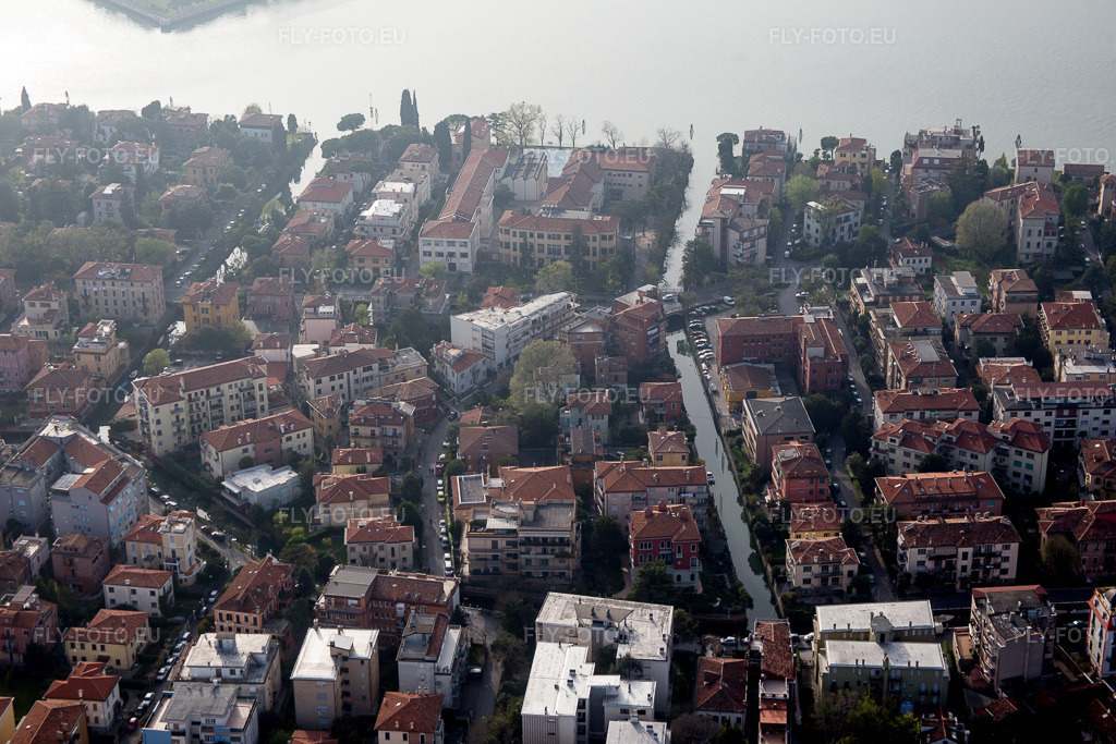 Vue aérienne: Vue de la ville à Venezia dans le département Vénétie, Italie. Photo: IMG_087517.jpg prise le 06/04/2016 par Werner Riehm/FLY-FOTO.euRésolution de l'original: 5472 x 3648 px