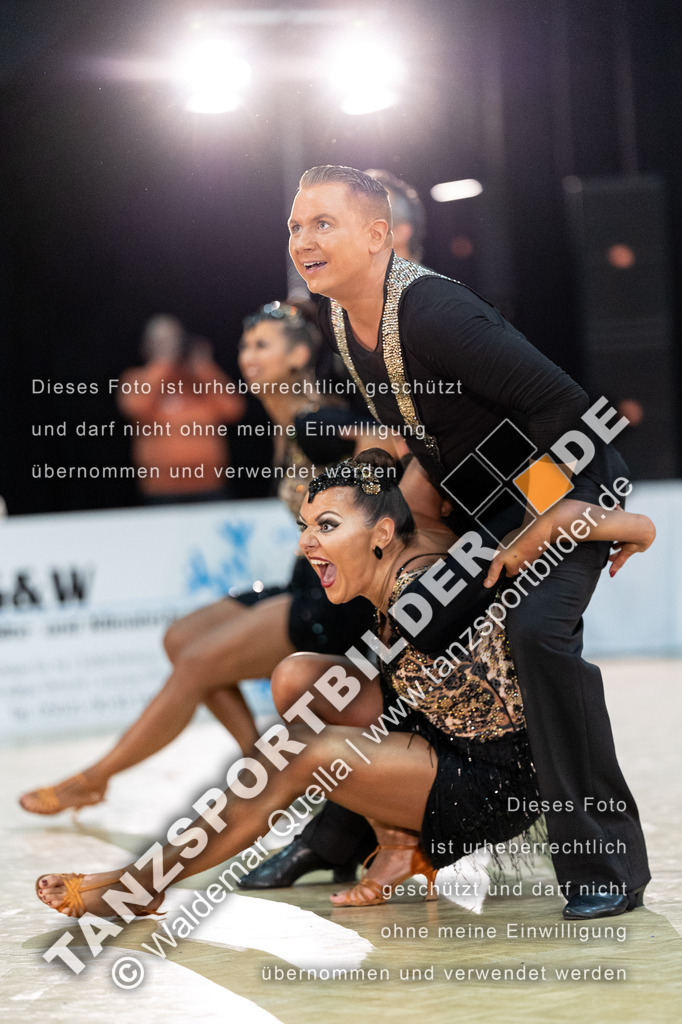 20240120-03016 | Hier finden Sie Tanz Bilder vom Latein und Standard Formationen tanzen. Sportbilder vom Tanzsport. Schöne Fotos und von Weltmeisterschaft, Europameisterschaft, Bundesliga, Regionalliga, Oberliga und Landesliga sowie von GOC Stuttgart, DanceComp, WM Bremen