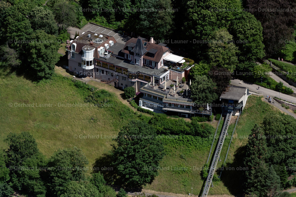4033106 | FREIBURG IM BREISGAU 30.06.2020 Gebäude des Restaurant Dattler Schlossbergrestaurant in Freiburg im Breisgau im Bundesland Baden-Württemberg, Deutschland. Weiterführende Informationen bei: Schlossbergrestaurant Dattler,  Stadt Freiburg im Breisgau. // Building of the restaurant Dattler Schlossbergrestaurant in Freiburg im Breisgau in the state Baden-Wuerttemberg, Germany. Further information at: Schlossbergrestaurant Dattler,  Stadt Freiburg im Breisgau. Foto: Gerhard Launer