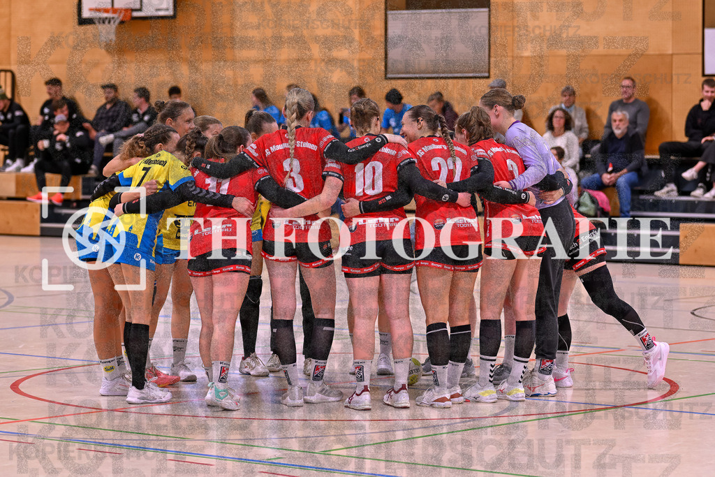 GER, SG Maulburg/Steinen - SV Allensbach 2, Frauen-Handball, Oberliga Suedbaden, 1. Spieltag, Saison 2024/2025, 28.09.2024 | Teams vor dem Anwurf.GER, SG Maulburg/Steinen - SV Allensbach 2, Frauen-Handball, Oberliga Suedbaden, 1. Spieltag, Saison 2024/2025, 28.09.2024Foto: TH Fotografie/Thomas Hess