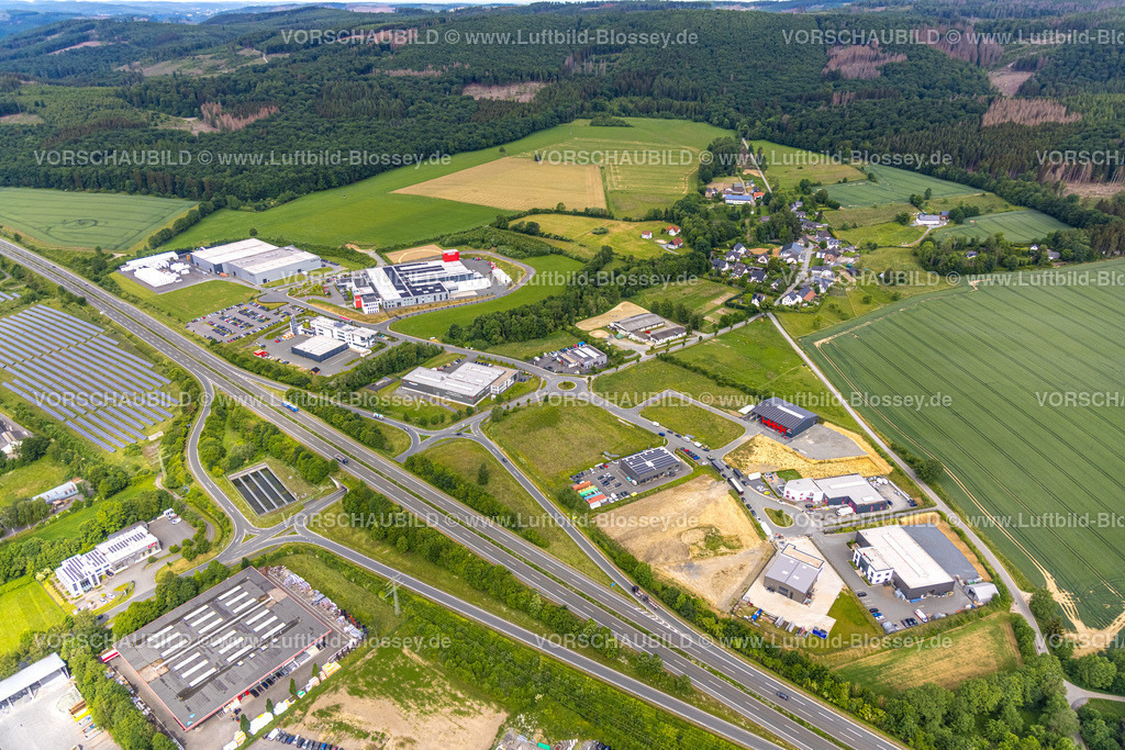 Meschede220600861 | Luftbild, Gewerbegebiet Enste-Nord, Baustelle Firmenansiedlung Auf dem Bruch, Enste, Meschede, Sauerland, Nordrhein-Westfalen, Deutschland
