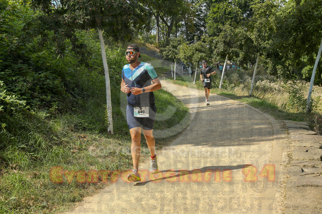 250824_1453_EX1_7897 | Sportfotografie im Rhein-Sieg Kreis, Köln, Bonn, NRW, Rheinland Pfalz, Hessen, etc. Unser Tätigkeitsfeld umfasst den Laufsport vom Volkslauf über den Marathon, Duathlon, Triathon bis zum Ultralauf wie Kölnpfad Ultra oder Schindertrail.