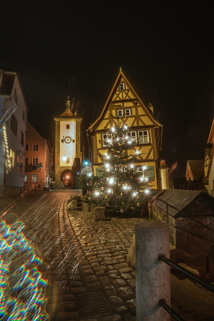 DSC01990 | Rothenburg ob der Tauber. Nur hier gibt es Exklusive und passend zur Jahreszeit Ihr Wandbild, T-Shirt, Tasse und alles was das Rothenburg Herz begehrt. - Realisiert mit Pictrs.com