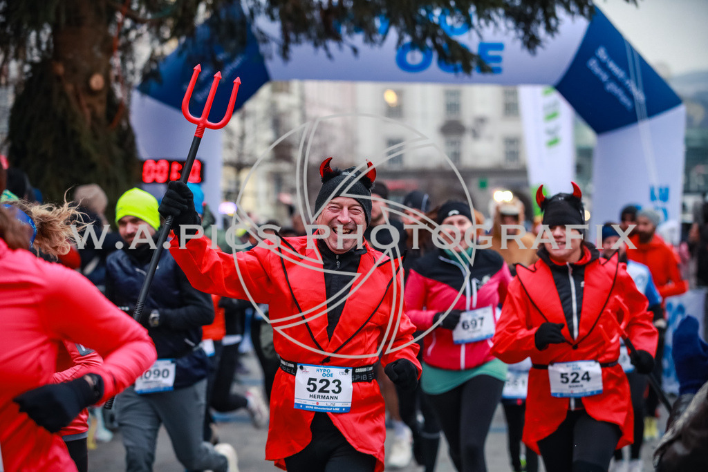 SILVESTERLAUF LINZ 25 | Linz, AUSTRIA, 31. Dezember 25, TRIRUN SILVESTERLAUF LINZ 25 , Image shows: 
Photo: WAPICS / BINDER Manuel