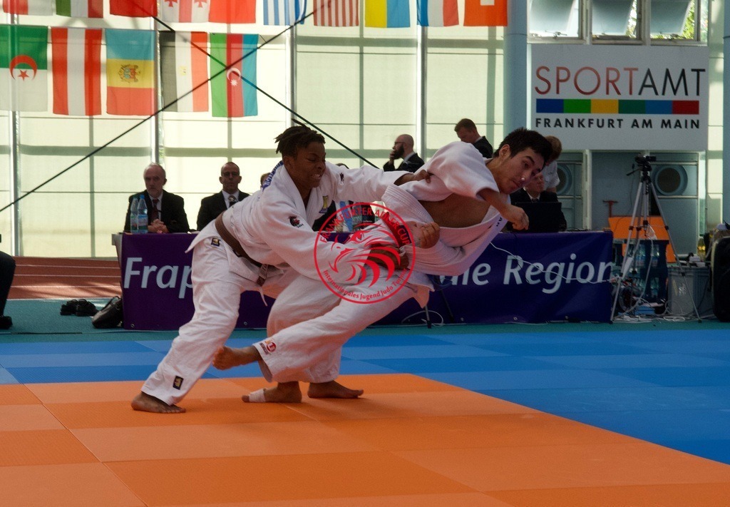 RAS_8262 | Fotos vom Adler Cup - Pictures from Adler Cup

Hier findet Ihr alle Eindrücke und großen Momente der Adler Cup Wochenenden. Here you will find all impressions and great moments of the Adler Cup weekends. - Realisiert mit Pictrs.com