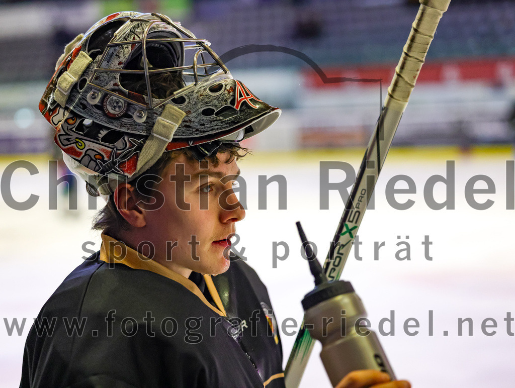 2026-02-20_005_TSV_Erding_gegen_Deggendorfer_SC | Erding, Deutschland, 20.02.2026:Eishockey, Oberliga Süd 2025 / 2026, 49. Spieltag, TSV Erding gegen Deggendorfer SC, Endergebnis: 4:1Torwart Johannes Kurrer (Erding Gladiators, #39)Foto: Christian Riedel / fotografie-riedel.net