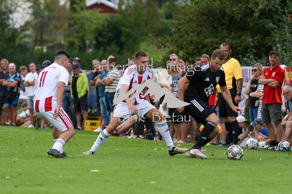 993T0666 | Medien- Sport- Entertainmentfotos