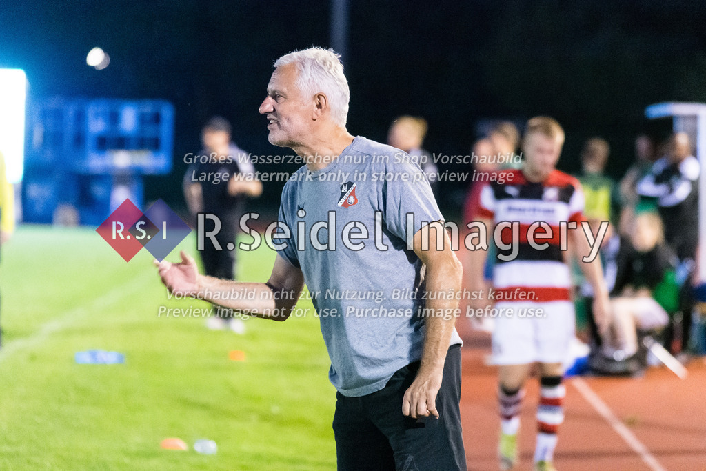 Fußball, Saison 2022/23, Oberliga Hamburg, Hamm United - Altona 93, Hammer-Park-Stadion (Hamburg), 12.08.2022, 3. Spieltag | Andreas&nbsp;Bergmann (Altona, Cheftrainer)