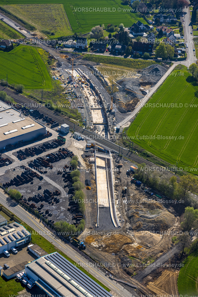 Kamen230406049 | Luftbild, Südkamener Spange, Baustelle mit Neubau und Unterführung, Anschluss an Dortmunder Straße und Westicker Straße, Bahngleise und Unterführung, Kamen, Ruhrgebiet, Nordrhein-Westfalen, Deutschland