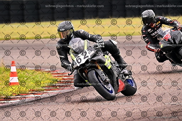 25bt02-0130 | markuskiefer.com - Realisiert mit Pictrs.com