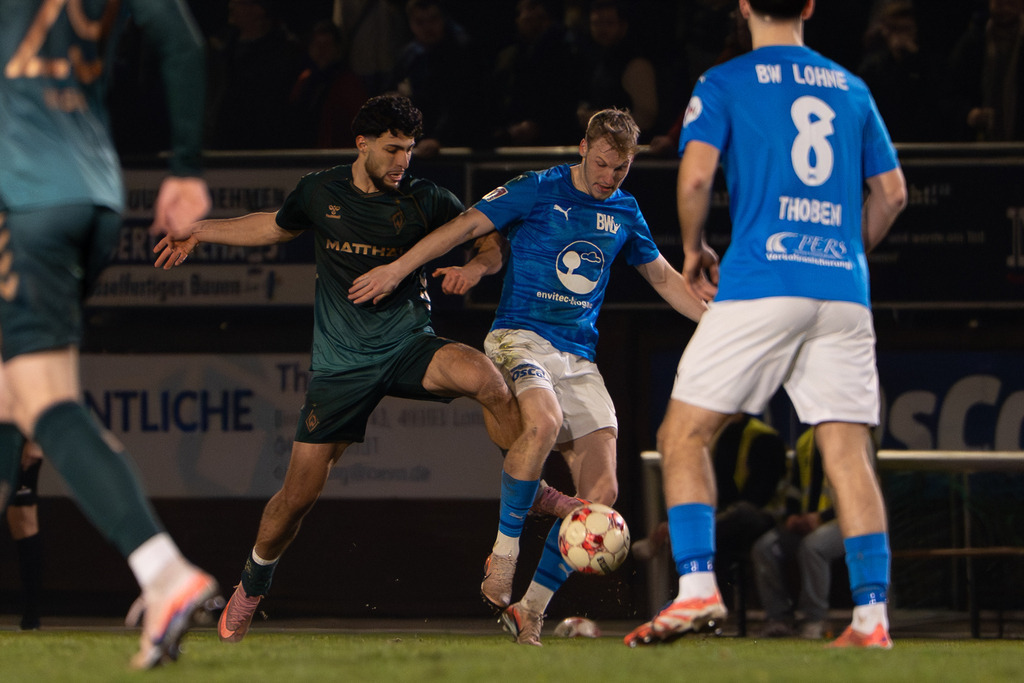 Fußball I Herren I Saison 2025-2026 I Regionalliga Nord I 25. Spieltag I TuS Blau-Weiß Lohne - Werder Bremen II I 6340 | jns.sportfotos - Realisiert mit Pictrs.com