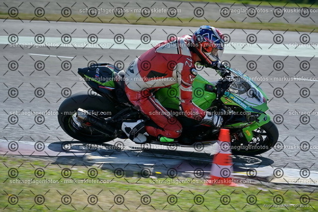 26BT02-0304 | markuskiefer.com - Realisiert mit Pictrs.com