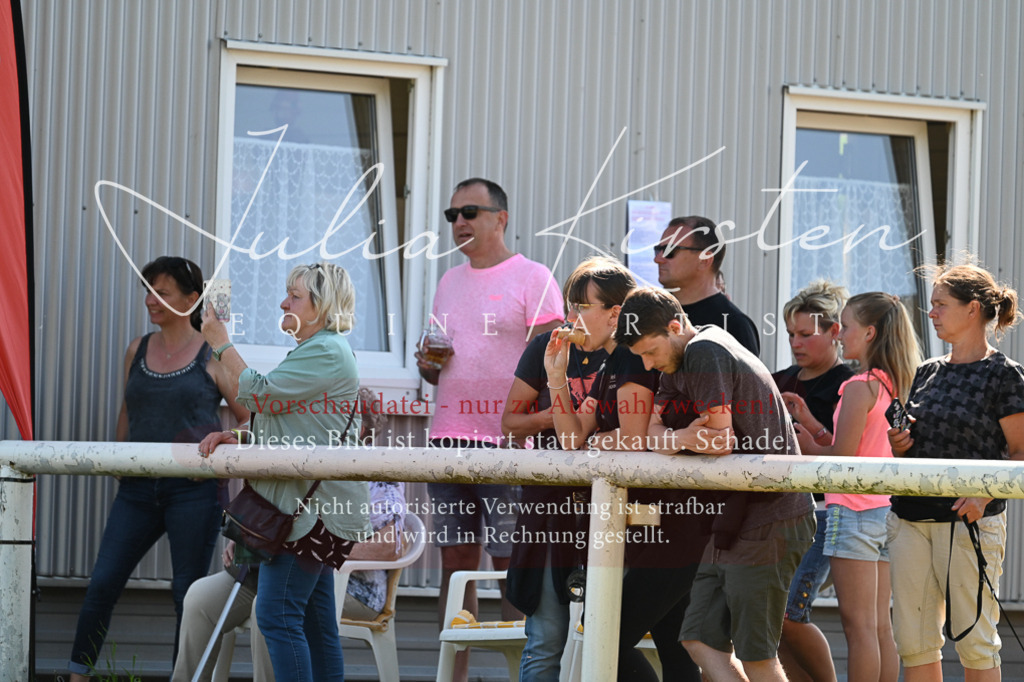 DSC_1760 | Pferde- und Turnierfotografie in Westsachsen. Pferdeportraits, Auftragszeichnungen und intuitive Kunst.