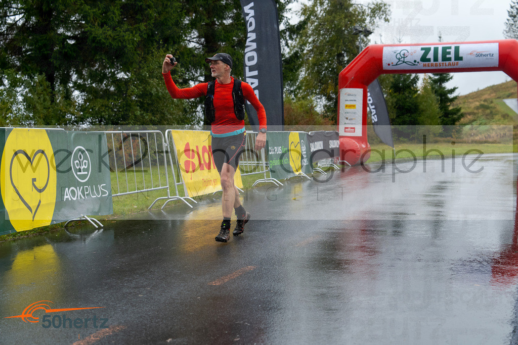 50Hertz-Zielbilder Herbstlauf | Rennsteig-Herbstlauf am 5. Oktober 2025 - Neuhaus/Rwg. nach Masserberg