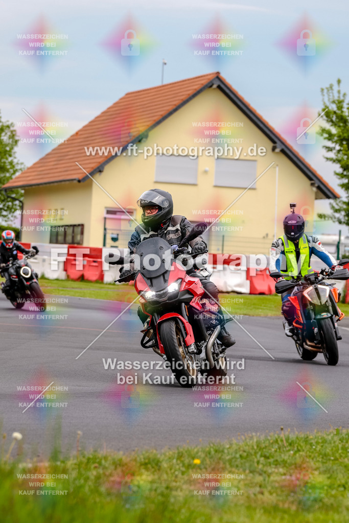 MotoTeamVBK-20606 | Hier findet Ihr Bilder von Touristenfahrten auf der Nürburgring Nordschleife oder von anderen Veranstaltungen die ich besucht habe. Viel Spass beim Durch Schauen 