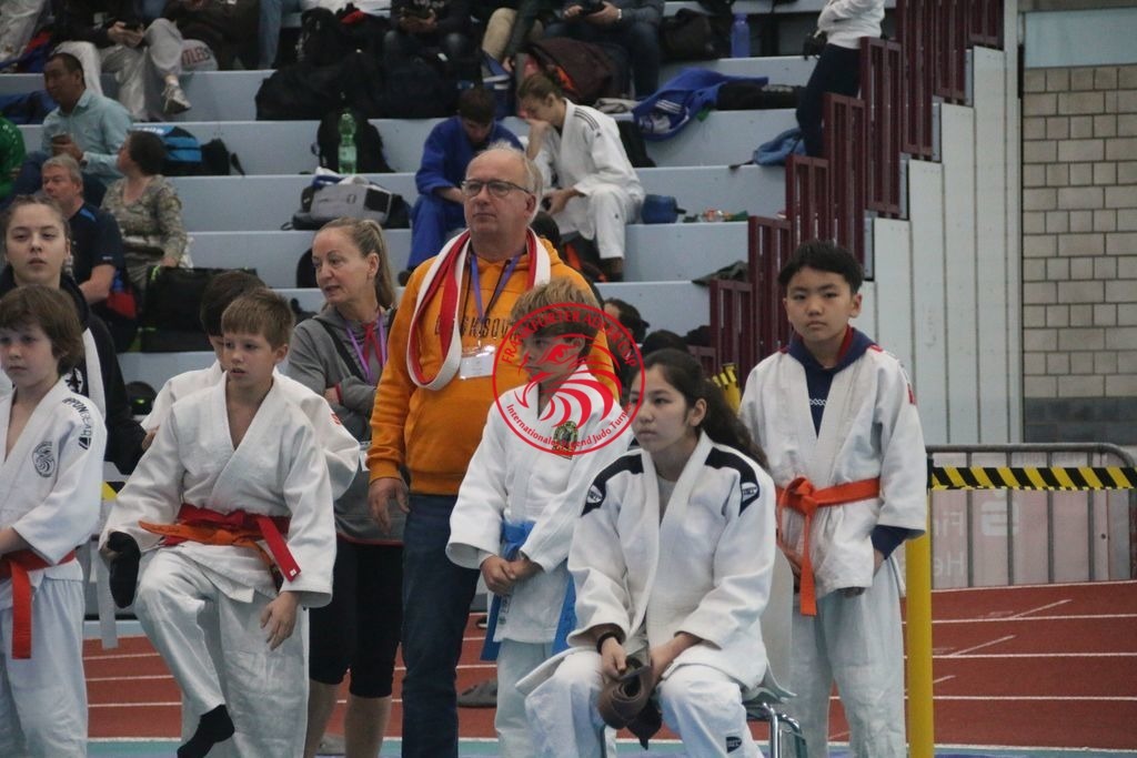 MSY-2022-10-29-7821 | Fotos vom Adler Cup - Pictures from Adler Cup

Hier findet Ihr alle Eindrücke und großen Momente der Adler Cup Wochenenden. Here you will find all impressions and great moments of the Adler Cup weekends. - Realisiert mit Pictrs.com