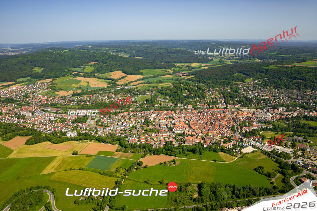 Das Luftbild zeigt  Hersbruck - Die Luftaufnahme wurde 2023 vom UL-Flugzeug aus erstellt ( keine Drohne ) - Hochauflösende Luftaufnahme - Für grossformatige Ausdrucke geeignet. Die Geschenkidee !Mit Lizenz und Bildrechte bestellbar
