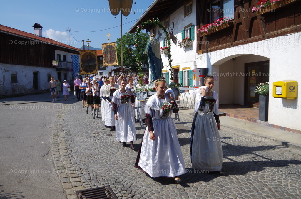 IMGP3540 | fotografiert von Axel PollmannLeonhardi Wallfahrt Benediktbeuern und Murnau, Fronleichnam, Fasching, Landschaft im Loisachtal und Benediktbeuern  - Realisiert mit Pictrs.com