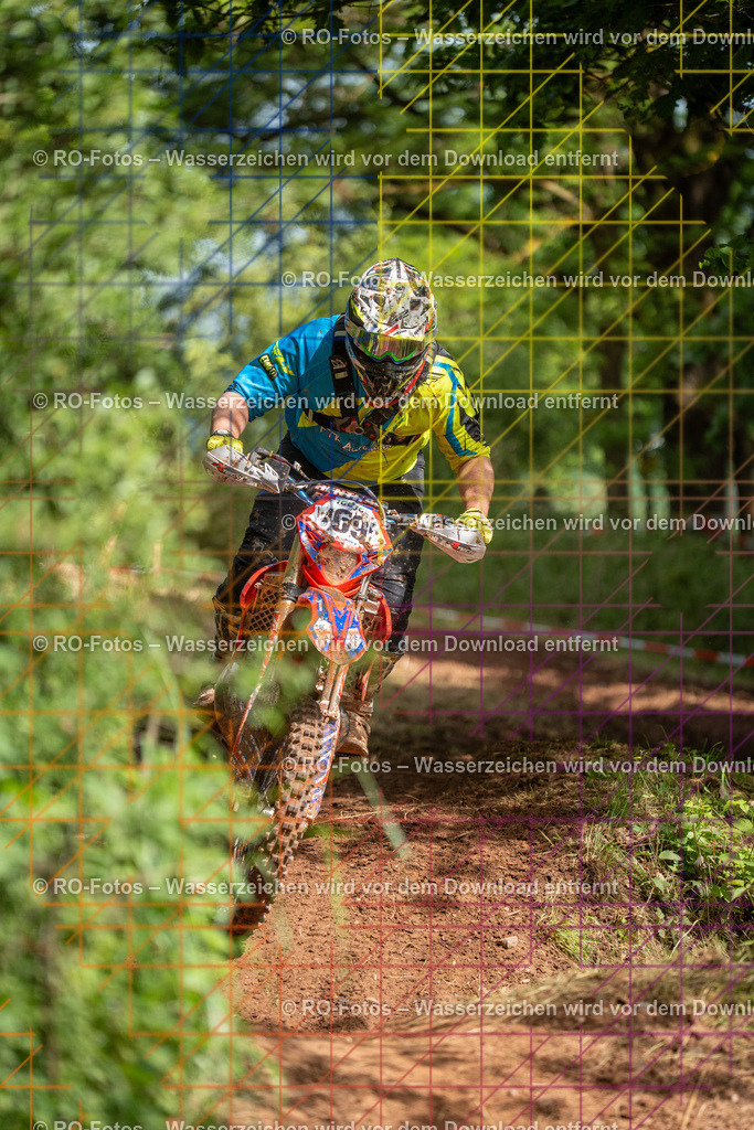 Wolfshausen 4 Lauf -1616 | Sportfotografie von RO-Fotos: Motorsport, Motocross, Enduro, Laufveranstaltungen und Triathlon. Professionelle Fotos von Sportlern und Events. - Realisiert mit Pictrs.com