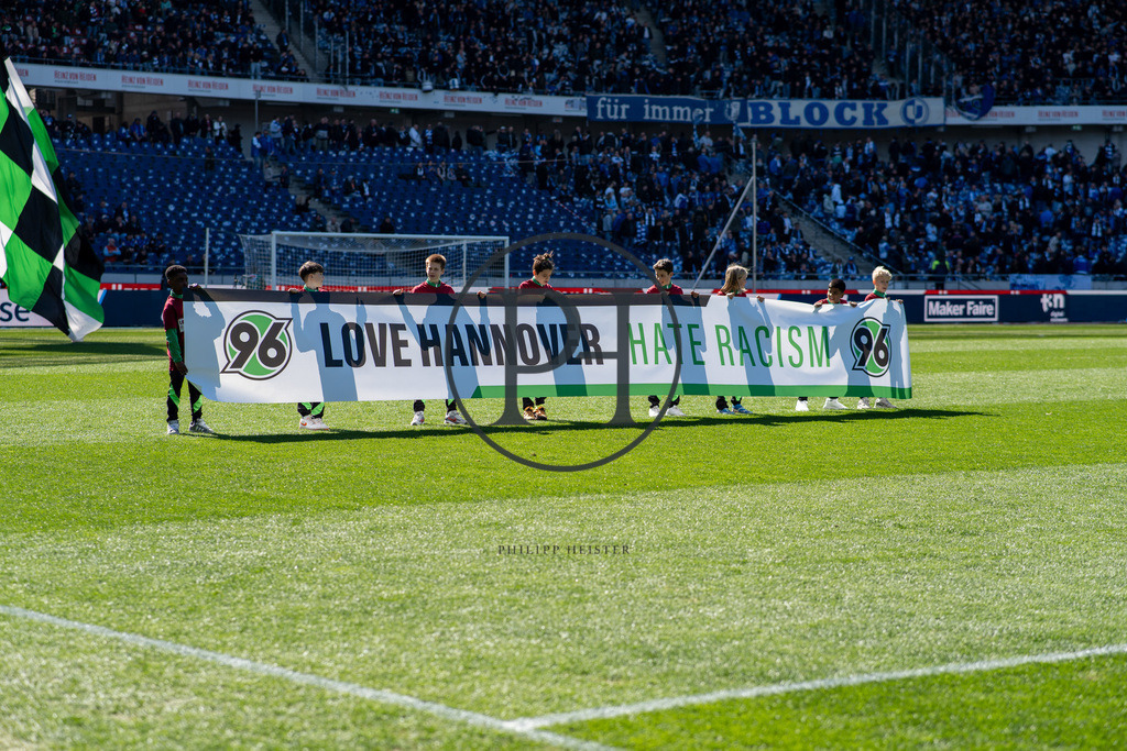 Hannover 96 vs 1. FC Magdeburg – 2. Bundesliga – 29.03.2025 | Szene aus dem 2. Bundesliga-Spiel des 27. Spieltags zwischen Hannover 96 und dem 1. FC Magdeburg am 29. März 2025 in der Heinz von Heiden Arena in Hannover. Endstand: 0:0. Fotografiert von Philipp Heist. - Realisiert mit Pictrs.com