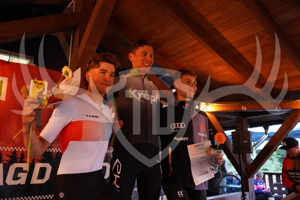 DSC04170 | Fotogalerie der Treibjagd im Dunkelwald - Dein MTB Etappenrennen im Erzgebirge - Realisiert mit Pictrs.com