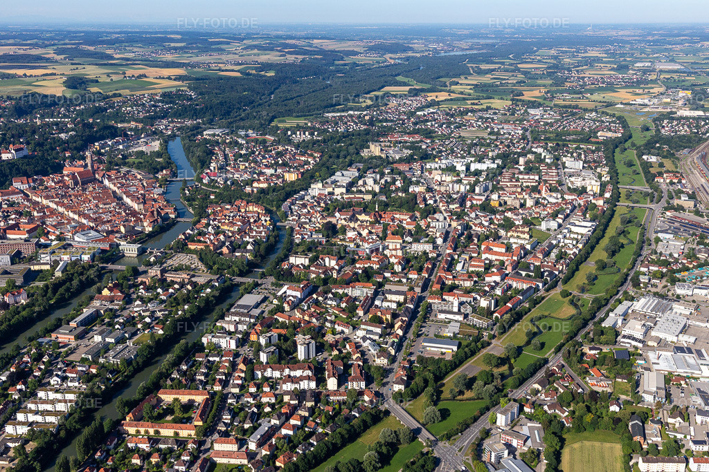 Luftbild:  in Landshut im Bundesland Bayern in Deutschland. Foto: IMG_133075.jpg vom 03.07.2022 durch Werner Riehm/FLY-FOTO.deStadt Landshut