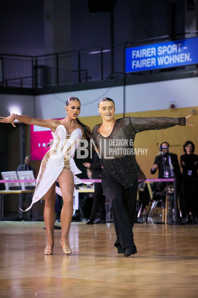Winter Dance Festival | Mülheim a.d. Ruhr - 13.12.2025: Winter Dance Festival in Mülheim a.d. Ruhr (Westenergiehalle), Germany. Photo by: BobNL design &amp; photography - Realisiert mit Pictrs.com