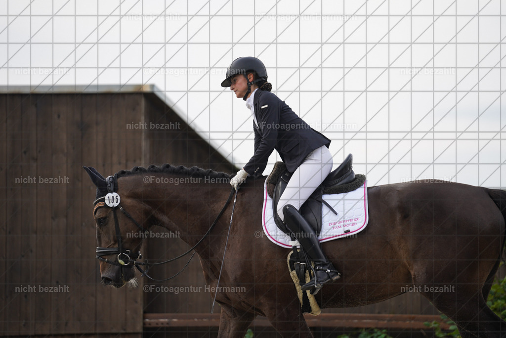 20230826-FAH04480 | Forstinning, 2023, Dressurturnier, Turniersportbilder, Turnierfotografen Bayern, Fotoagentur Herrmann, Reitsportfotografie, Turnierbilder
