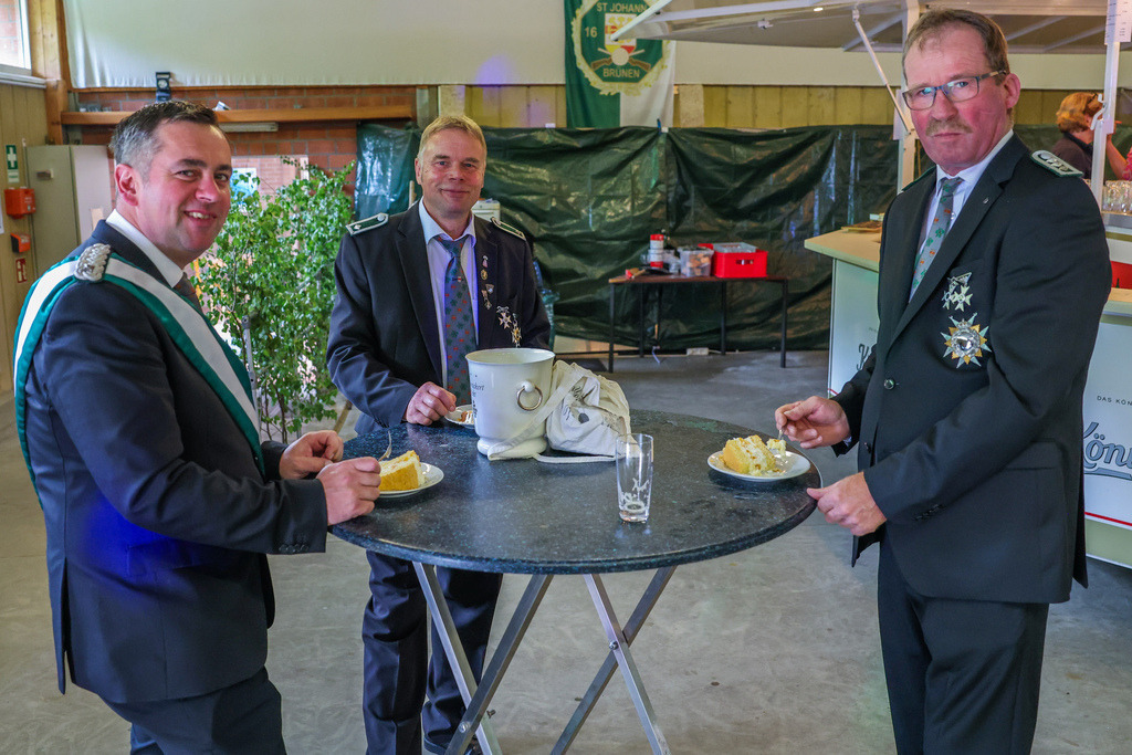 top-top.de-250627-030 | Foto, Video, Fotografie, Videografie, Fotobox, DJ, Discjockey, Musik, Musikbox, Veranstaltung, Photobooth, Amazon, Ebay, Buchtipp, Bestseller, Autor, Verlag, Buch, Wesel, Hamminkeln, NRW, Dinslaken, Rees, Drohne, Hochzeit, Party, Fotobox, Wesel, Fotograf