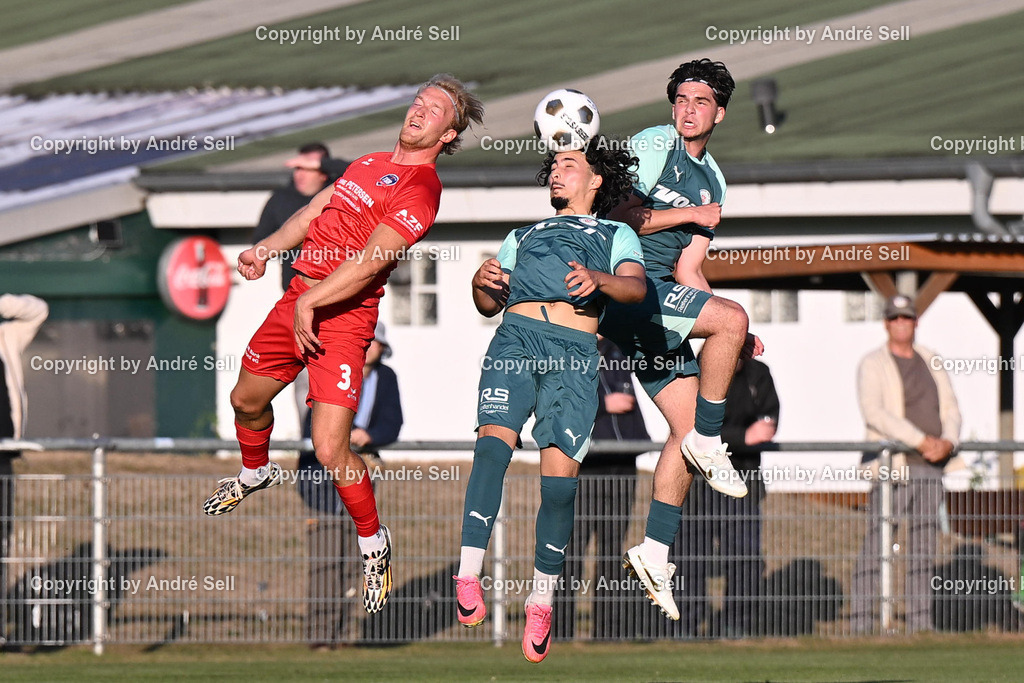 PSV Neumünster vs TSB Flensburg | Ayoub Assameur (PSV #8) &amp; Devin Ceyhan (PSV #14) vs Cosmo Nitsch (TSB #3) / Fußball-Oberliga Männer 2026/2027 / PSV Neumünster vs TSB Flensburg / PSV Stadion Platz A / Neumünster / 07.08.26 - Realisiert mit Pictrs.com