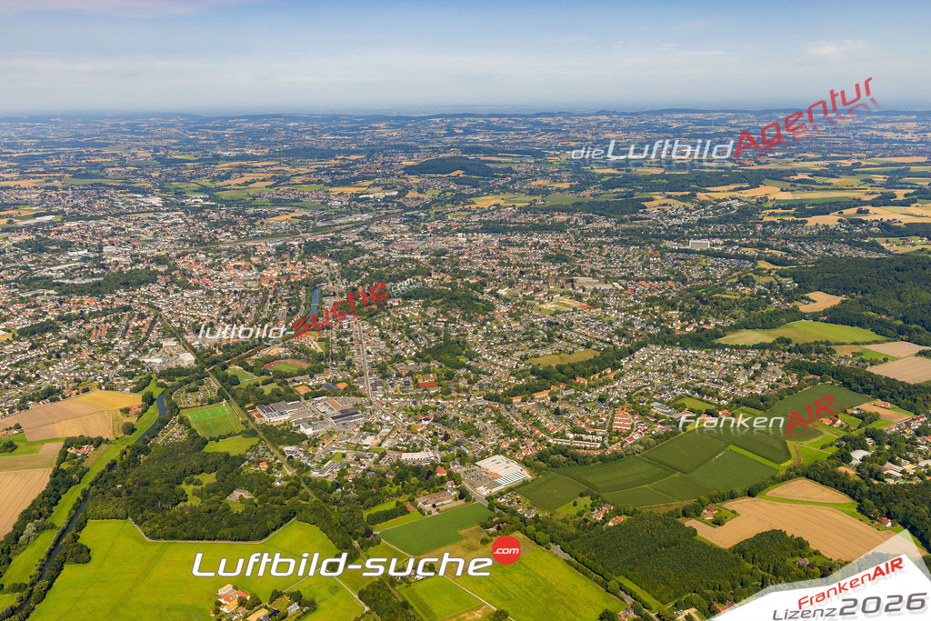 Luftaufnahme der Stadt Herford - Die Luftaufnahme wurde 2025 vom UL-Flugzeug heraus erstellt ( keine Drohne ) - Hochauflösende Luftaufnahme - für professionelle Ausdrucke geeignet. Die Geschenkidee !Hier alle&nbsp;Infos zur Lizenzierung der LuftaufnahmeWir fliegen auch dieses Jahr wieder in Ihre Region um Luftbilder zu erstellen.- Luftbild anfragen