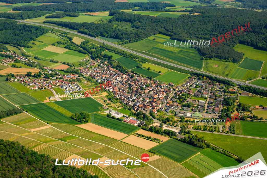Das Luftbild zeigt Dertingen Wertheim - Die Luftaufnahme wurde 2023 vom UL-Flugzeug aus erstellt ( keine Drohne ) - Hochauflösende Luftaufnahme - Für grossformatige Ausdrucke geeignet. Die Geschenkidee !Mit Lizenz und Bildrechte bestellbar