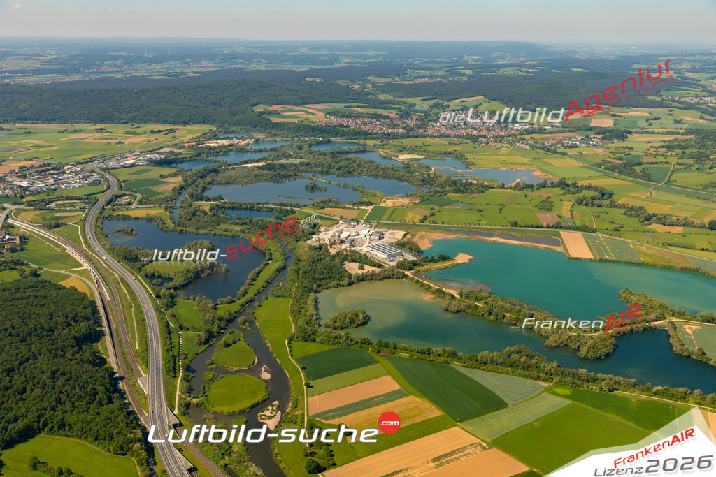 Das Luftbild zeigt : Ebing Rattelsdorf - Die Luftaufnahme wurde 2024 vom UL-Flugzeug aus erstellt ( keine Drohne ) - Hochauflösende Luftaufnahme - Für grossformatige Ausdrucke geeignet. Die Geschenkidee !Mit Lizenz und Bildrechte bestellbar