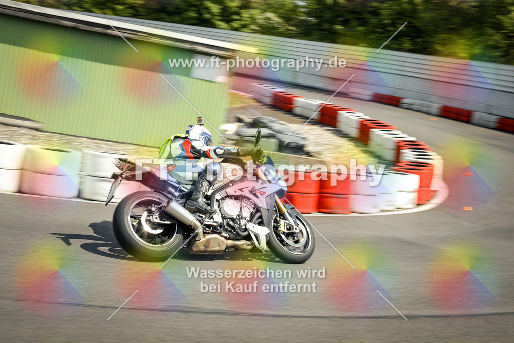 OBK_Mai_Martina_Markus-11145 | Hier findet Ihr Bilder von Touristenfahrten auf der Nürburgring Nordschleife oder von anderen Veranstaltungen die ich besucht habe. Viel Spass beim Durch Schauen 