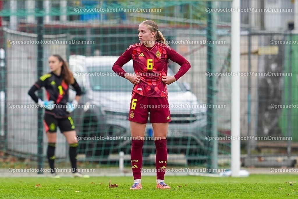 xYDRx02122501017 | 02.11.2025, xydrx, Fußball, Länderspiel, EM-Qualifikation U19-Frauen, Deutschland - Spanien, Sportschule Wedau: Marie Gmeineder (GER #6) enttäuscht nach dem 1:0 für SpanienDFB regulations prohibit any use of photographs as image sequences and or quasi-video.Photo: xYannisxDreimannxPressefotoKochx