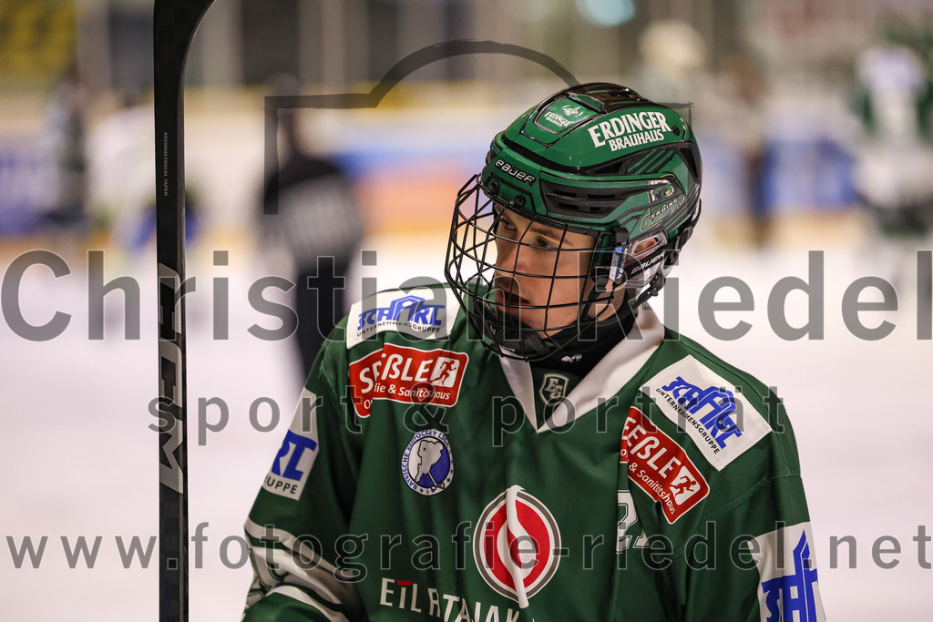 2024-02-02_118_TSV_Erding_gegen_ERSC_Amberg | Erding, Deutschland, 02.02.2024:
Eishockey, Bayernliga Vorrunde 2023 / 2024, 30. Spieltag, TSV Erding gegen ERSC Amberg, Endergebnis: 1:0

Erik Modlmayr (Erding Gladiators, #21)

Foto: Christian Riedel / fotografie-riedel.net