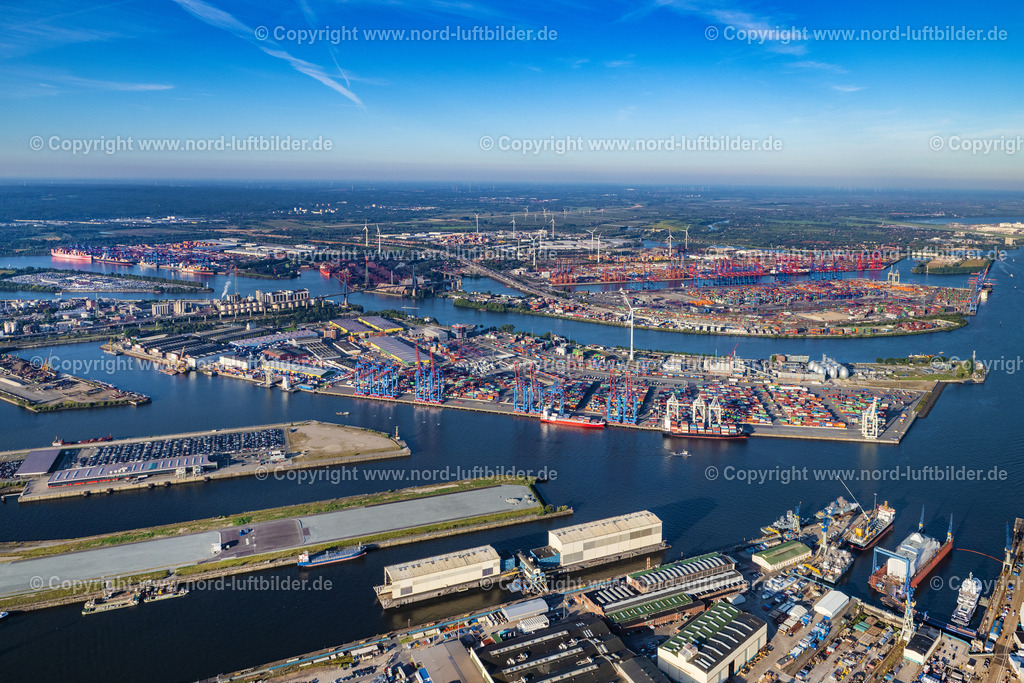 Hamburg_Tollerort_Hhla_ELS_9170070923 | HAMBURG 21.08.2023 Containerterminal im Containerhafen des Überseehafen Container Terminal Tollerort in Hamburg. // Container Terminal in the port of the international port Container Terminal Tollerort in Hamburg. Foto: Martin Elsen