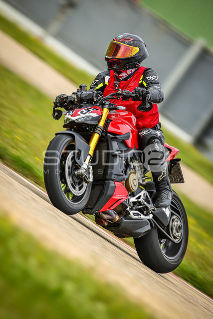 0085-250503_DCB-029_85 | Deine Full-Service-Agentur für ✔️Videoproduktionen und ✔️Motorsportfotografie Jetzt Angebot anfragen!