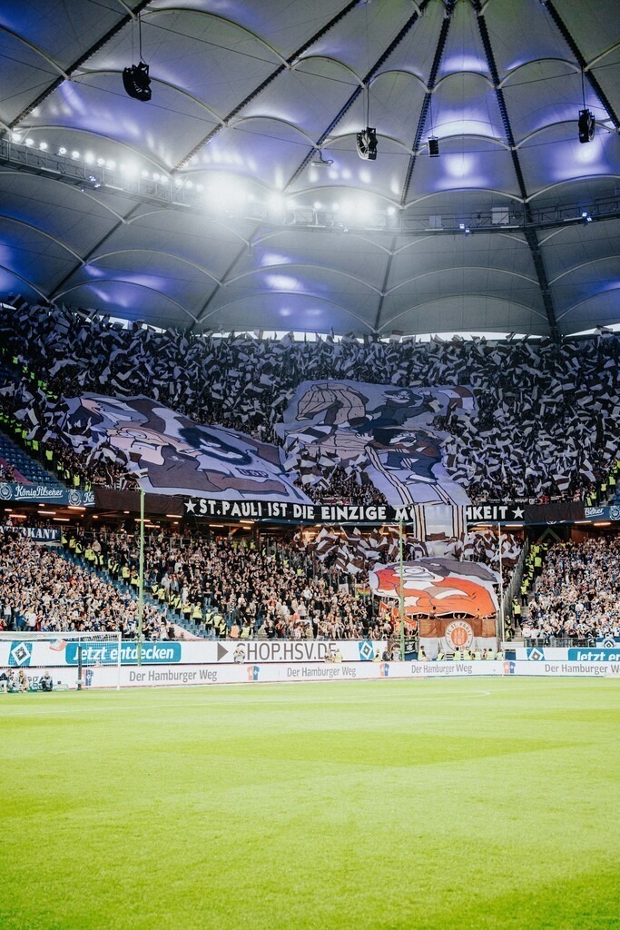 FCP09310 | Der offizielle Shop für FC St. Pauli Fotos. Wähle aus Spielszenen & Fanmomenten dein FCSP Wunschformat. Wir liefern Millerntor-Atmosphäre.