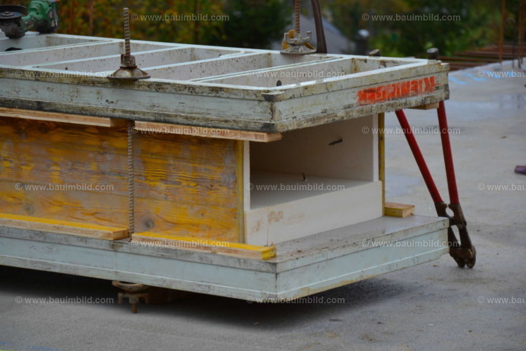 bib-lg04-betonarbeiten-0384 | Nach LV-Leistungsgruppen sortierte Detailfotos über den Bau eines Hauses. Alle Hausbau-Bilder direkt vom Urheber und Autor der Website Haus-Selber-Bauen.com