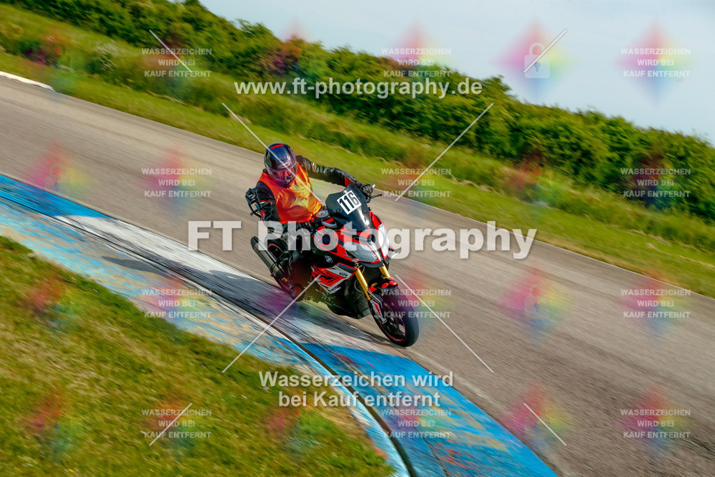 _MOT1203 | Hier findet Ihr Bilder von Touristenfahrten auf der Nürburgring Nordschleife oder von anderen Veranstaltungen die ich besucht habe. Viel Spass beim Durch Schauen 