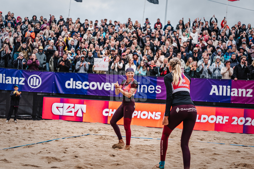 Beachvolleyball | Frauen | Allianz German Beach Tour 2026 | Tourstop Düsseldorf | 17.05.2026 | v.l. Melanie Gernert und Nele Barber jubeln nach dem Sieg
