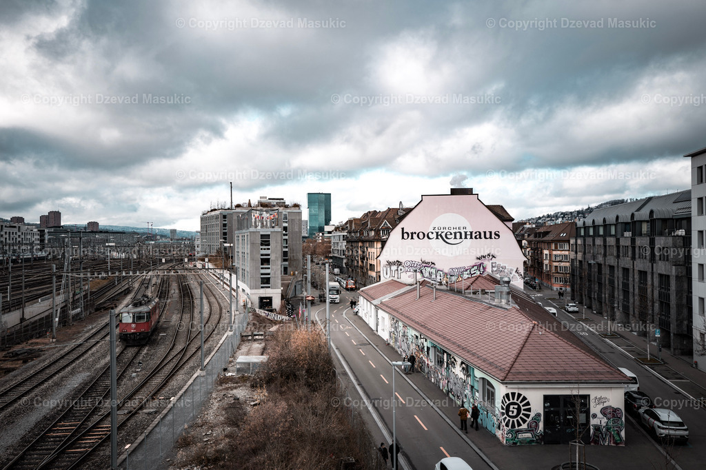 Zürich - Stadt | Ich fotografiere Landschaften, Produkte und erstelle für Sie Firmenportraits. Engagieren Sie mich für den nächsten Projekt. - Realisiert mit Pictrs.com
