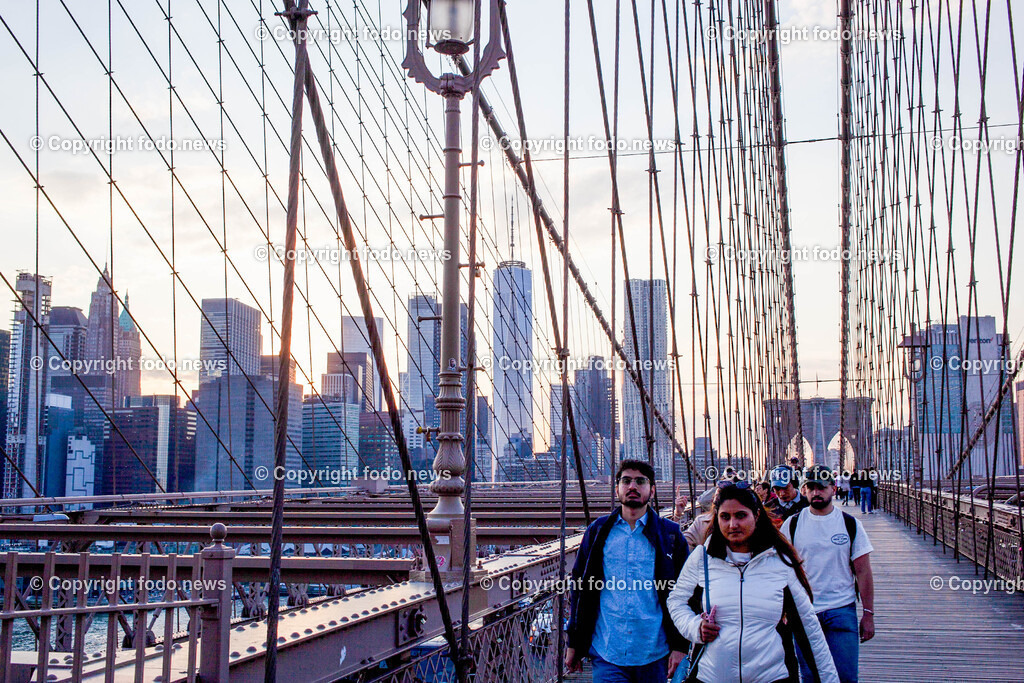Vereinigte Staaten von Amerika_ USA_ New York City_ NYC_ 20.05.2024-28 | 20.05.2024, Vereinigte Staaten von Amerika, USA, New York City, NYC im Bild diverse Stadtansichten New York City, Wolkenkratzer, Essen, U-Bahn, Menschen, Stadion, Baseball, Yankees, Mets, Manhatten, East River, Trump, Macy, Verkehr, AutosNew York City ist eine Weltstadt an der Ostkueste der Vereinigten Staaten. Sie liegt im Bundesstaat New York und ist mit rund 8,8 Millionen Einwohnern die bevoelkerungsreichste Stadt des Landes.Quelle: Wikipedia