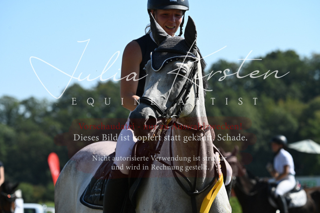 DSC_6483 | Pferde- und Turnierfotografie in Westsachsen. Pferdeportraits, Auftragszeichnungen und intuitive Kunst.