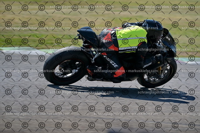 26BT01-0417 | markuskiefer.com - Realisiert mit Pictrs.com